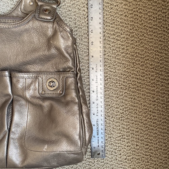 Marc by Marc Jacobs Purse. Roomy shoulder bag. - Picture 3 of 7